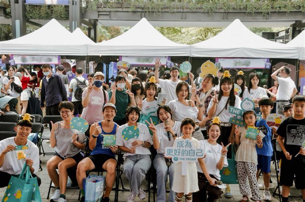 小豬黃沐妍驚喜現身網紅節！樂維根攜手代言人號召粉絲「成為更好的自己」現場互動熱度爆棚