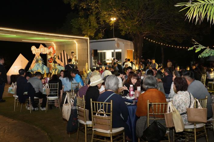 山海食艷室食材跨越山與海 張麗善縣長:用美食引領全民走進食農與永續 「雲林感謝季|山海食艷室」以味蕾走入雲林,藉由餐桌實際呈現、料理敘事與現場體驗,行銷推廣雲林優質農漁產。