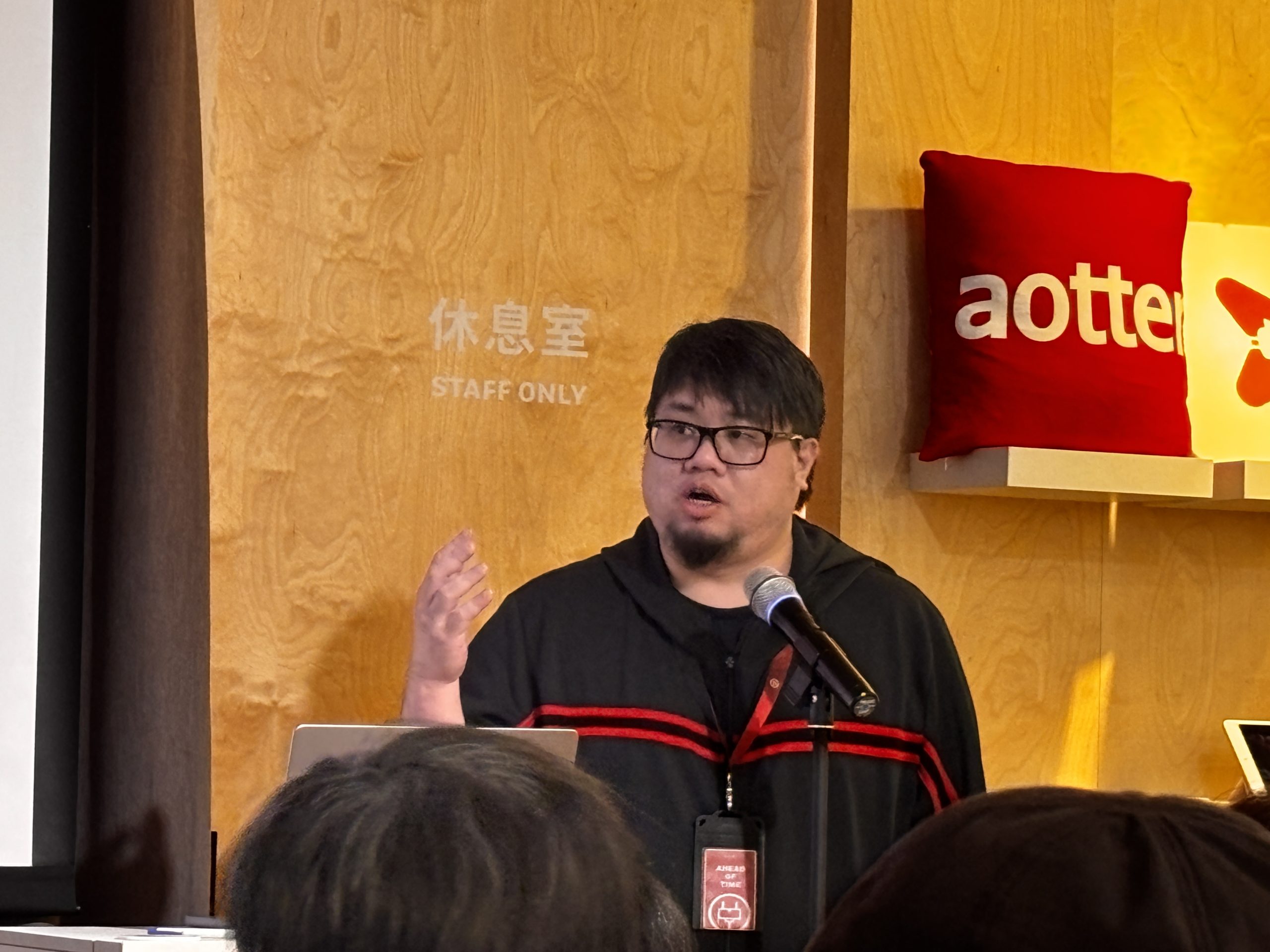 AI時代商業模式重塑 謝綸揭示「以終為始」關鍵與軟實力挑戰 AI時代商業模式重塑 謝綸揭示「以終為始」關鍵與軟實力挑戰