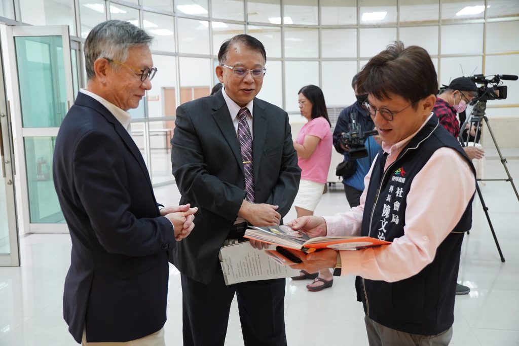 台中「銀向學習2.0」啟動！僑光科大助中高齡長者玩轉AI創意