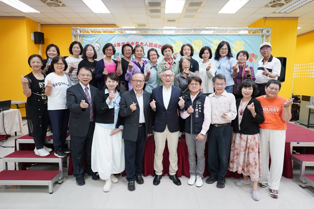 台中「銀向學習2.0」啟動！僑光科大助中高齡長者玩轉AI創意