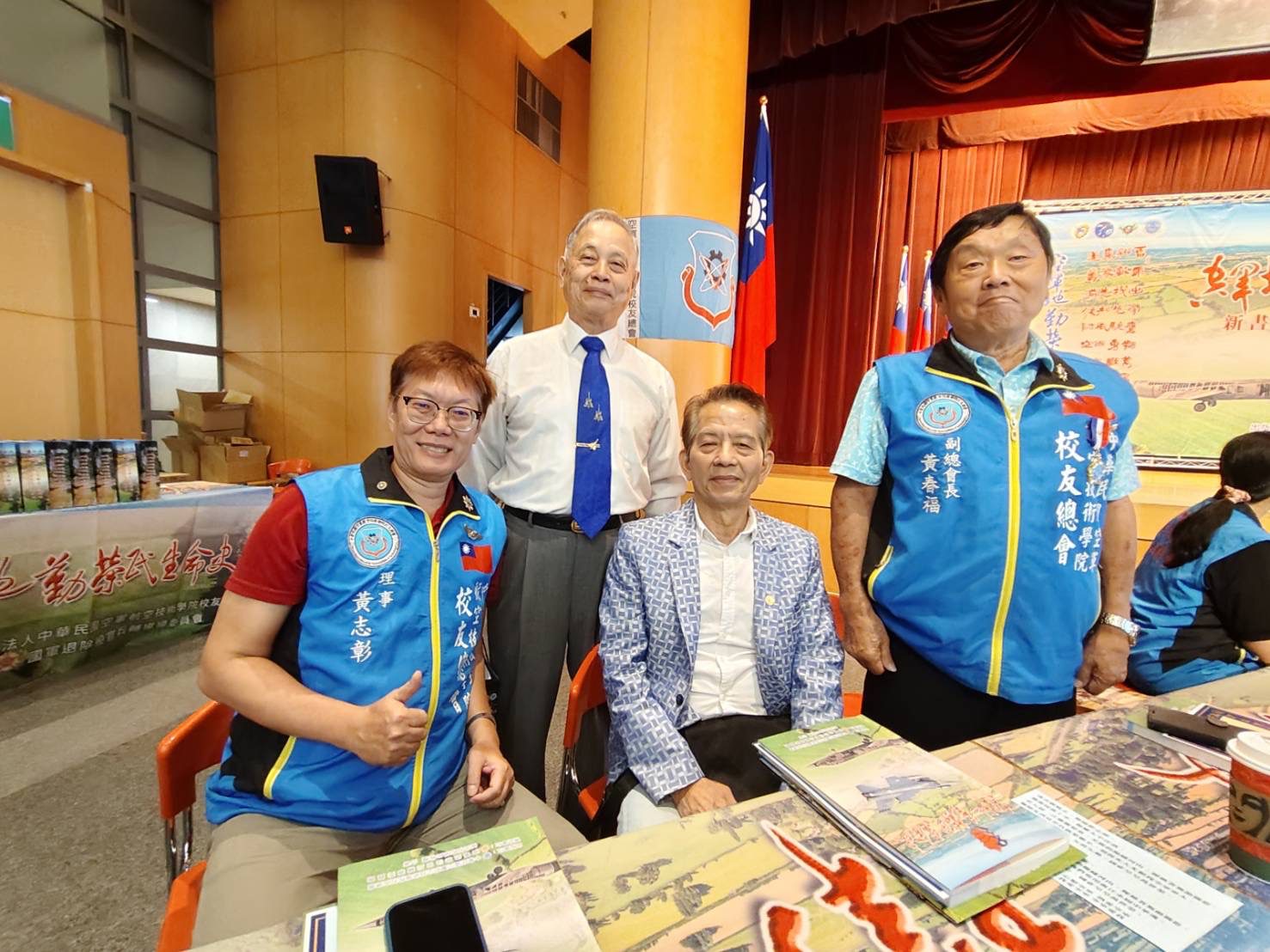 空軍後勤精神在光復80週年再現《地勤榮民生命史》成為空防傳承重要史冊 完整呈現後勤官兵奉獻足跡 空軍後勤精神在光復80週年再現《地勤榮民生命史》成為空防傳承重要史冊 完整呈現後勤官兵奉獻足跡