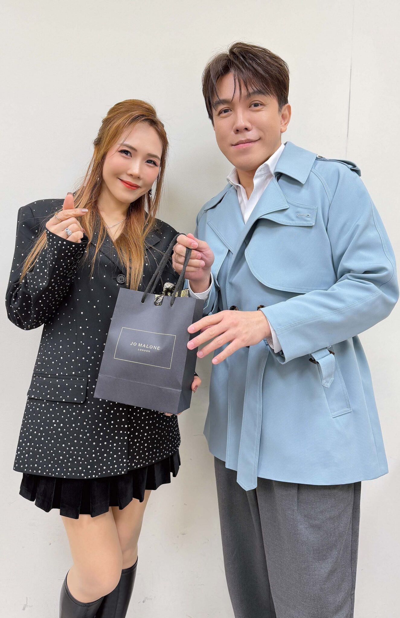 吳申梅 Gigi 狂收八顆蛋糕 康康許志豪率近百人棚內齊唱生日快樂