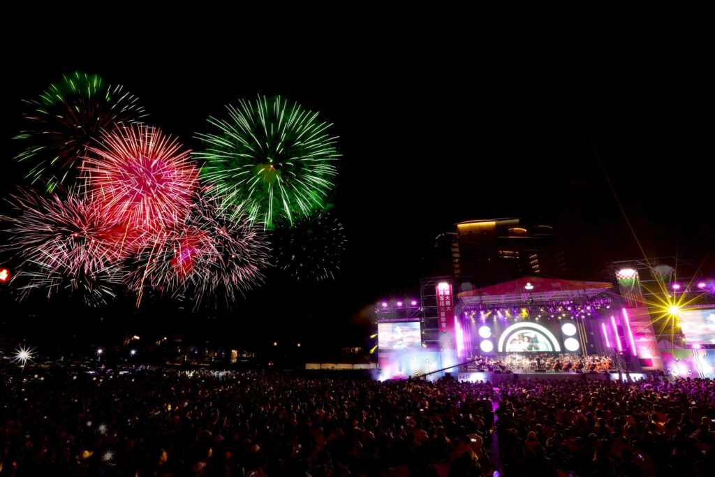2025台灣大哥大日月潭花火音樂嘉年華熱鬧登場 心語碼 AI互動x首度雙平台180度花火環繞