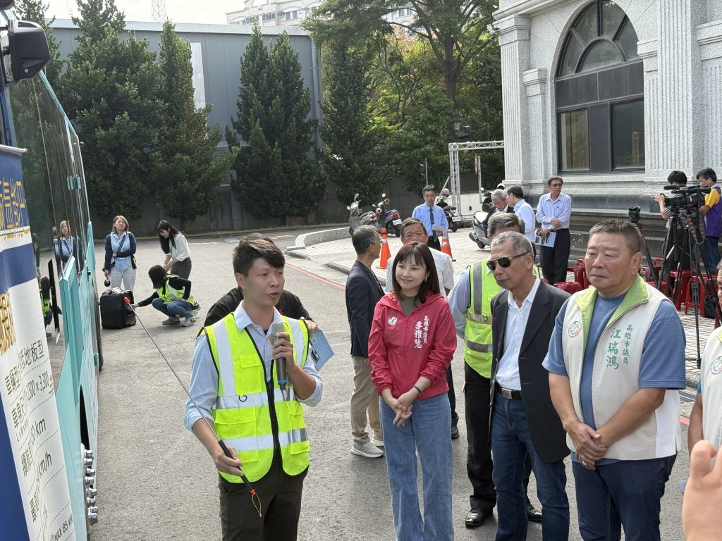 台灣首輛國產市區氫能巴士啟航 高雄製造進軍歐洲挑戰國際認證