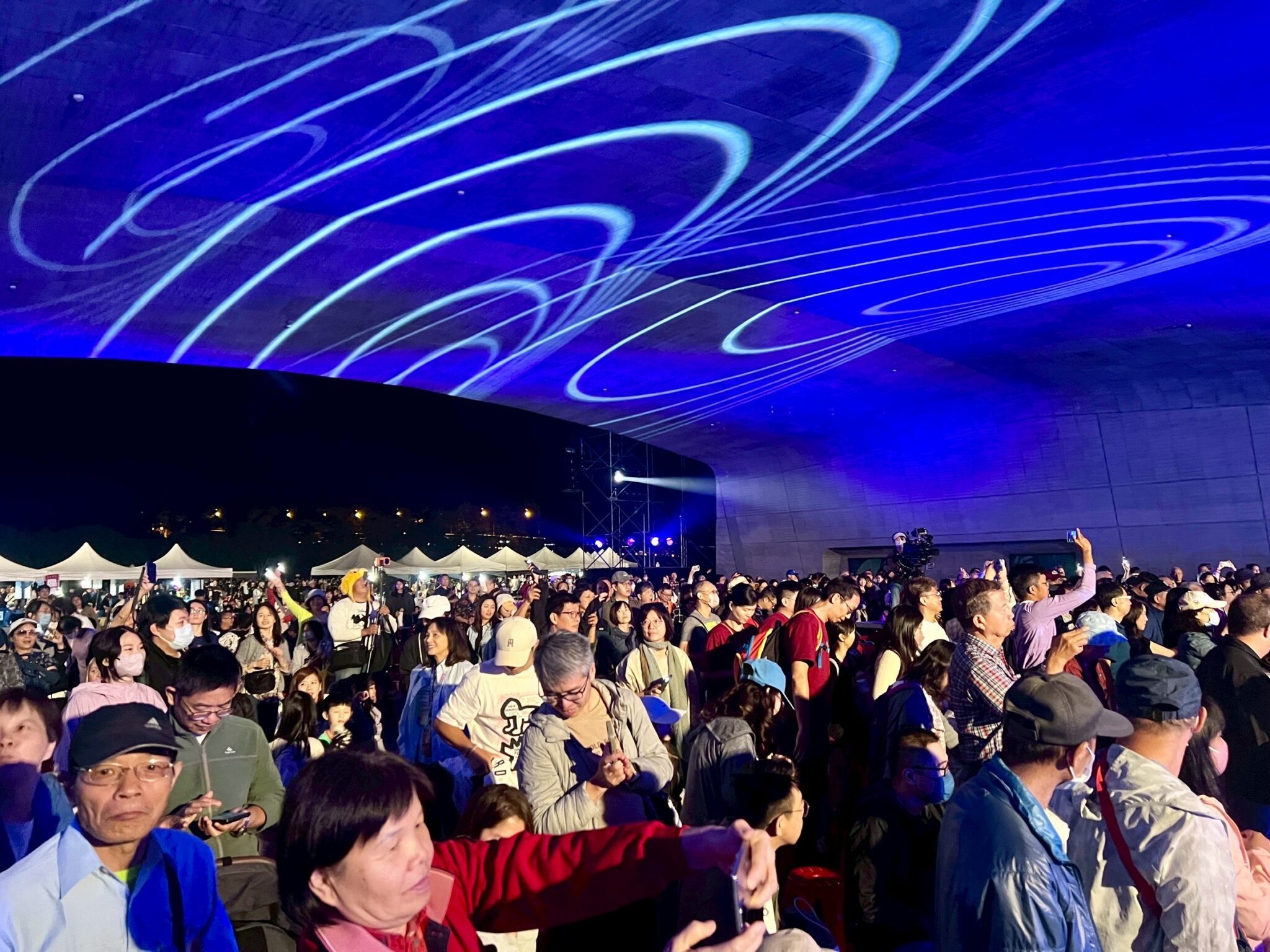 NTSO臺灣管樂團壓軸開演　薩克斯風魅力綻放x璀璨煙花點亮日月潭夜空