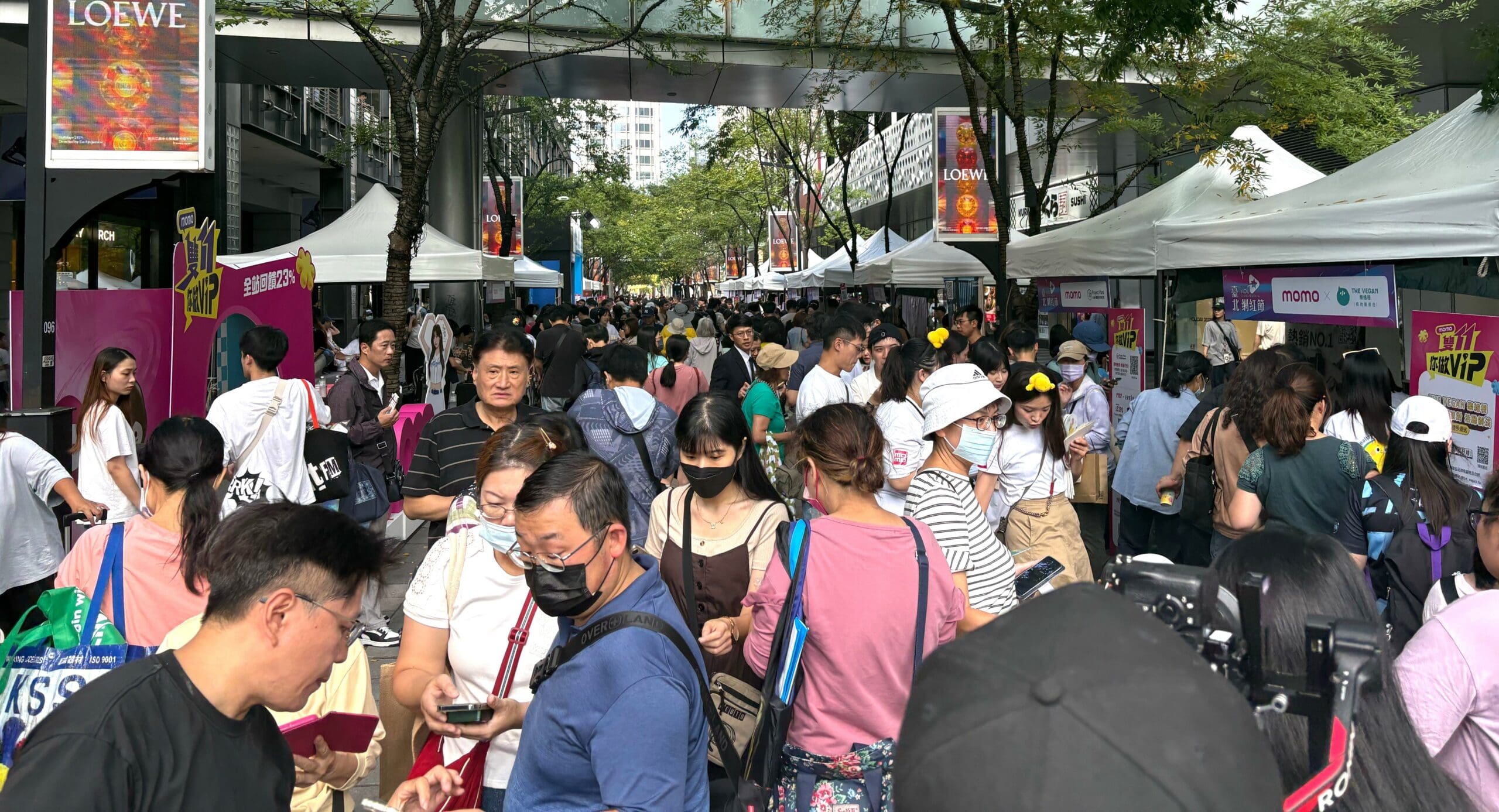 臺北網紅節超閃 陸筱晴、金吉娜現身香堤大道同樂 臺北網紅節超閃 陸筱晴、金吉娜現身香堤大道同樂