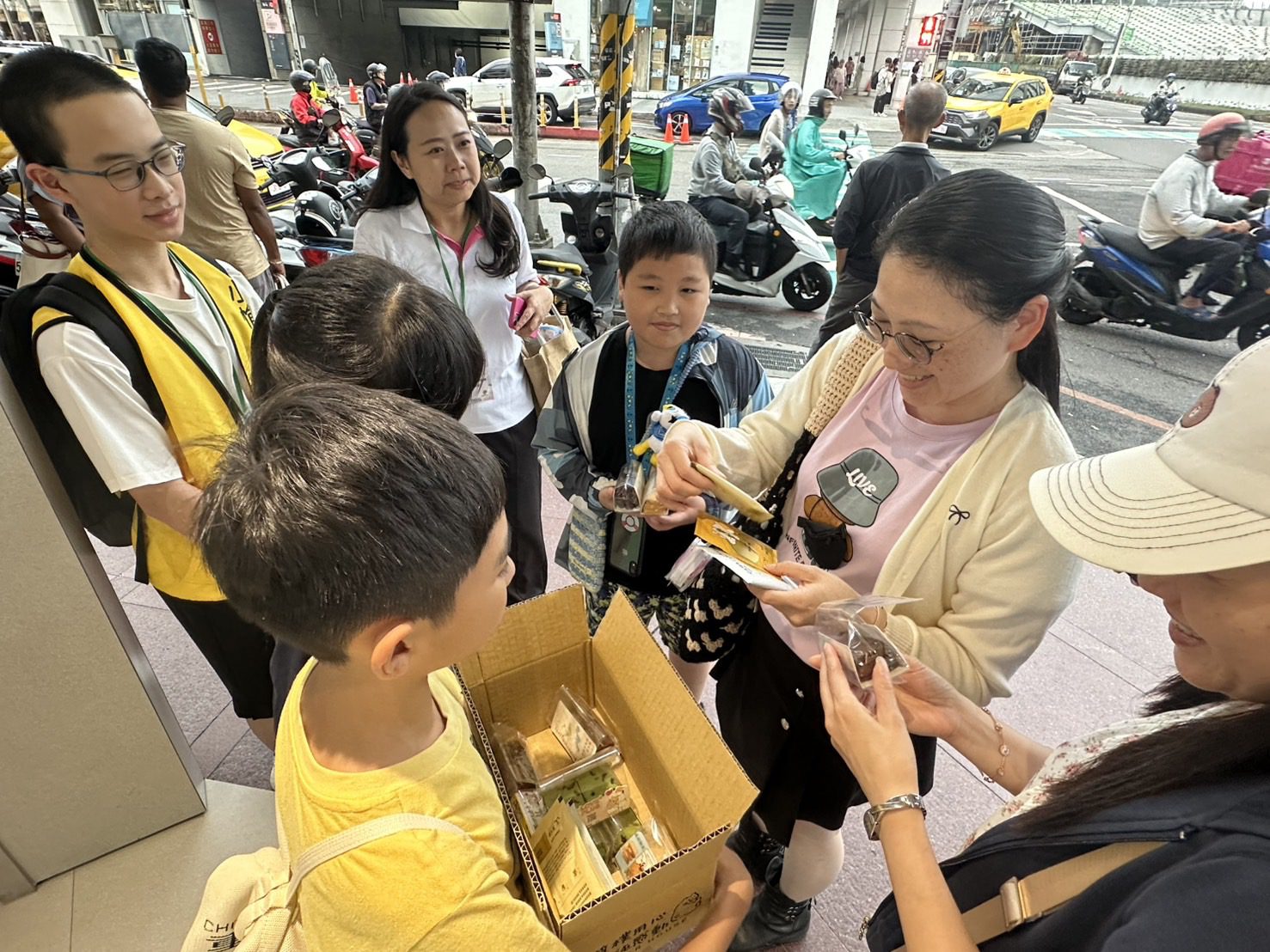 兒少關懷大使攜手小愉兒　以行動關懷弱勢