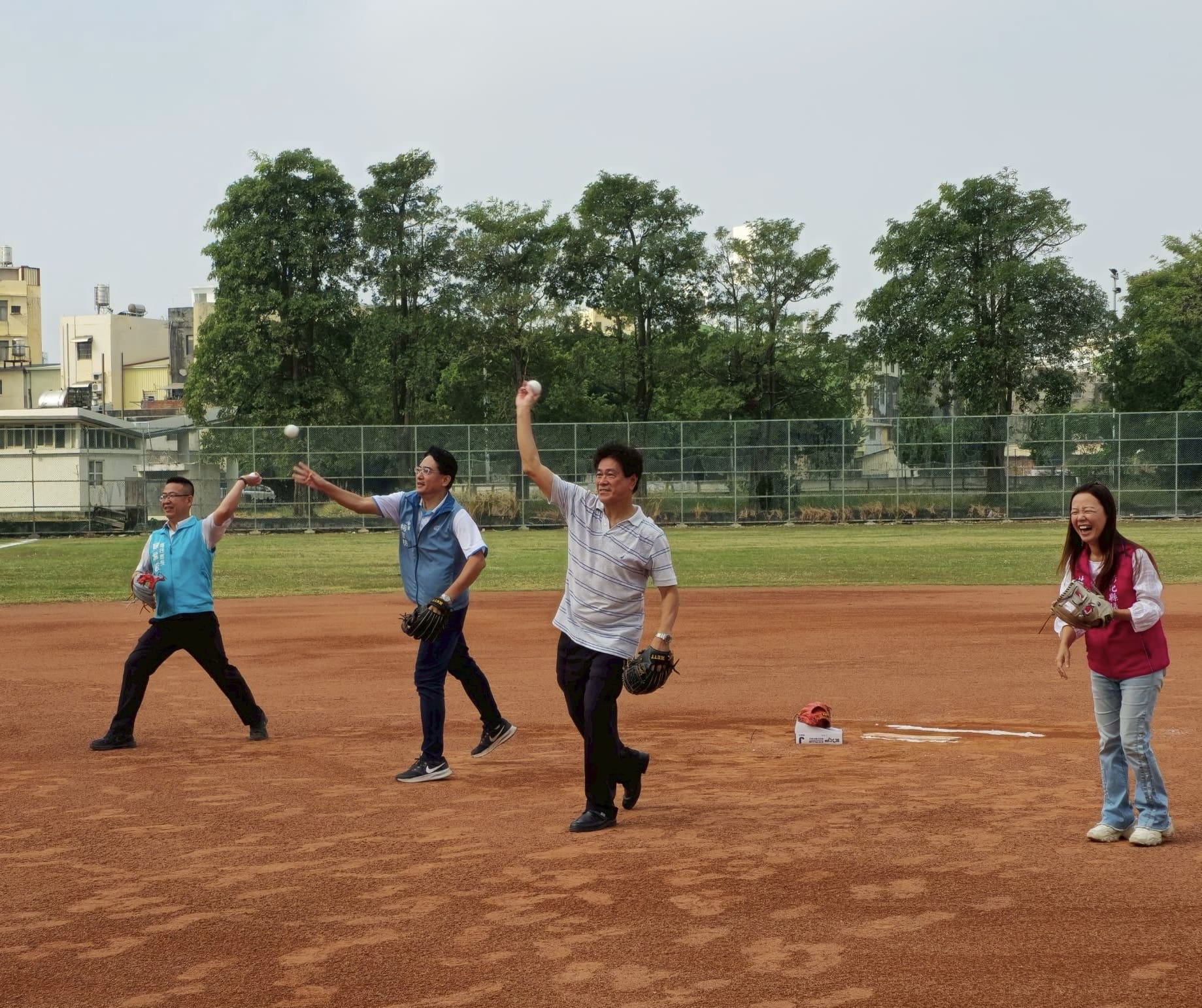 原民會陳義信副主委受邀出席 「野孩子夢想棒球日」 公益球賽 原民會陳義信副主委受邀出席 「野孩子夢想棒球日」 公益球賽
