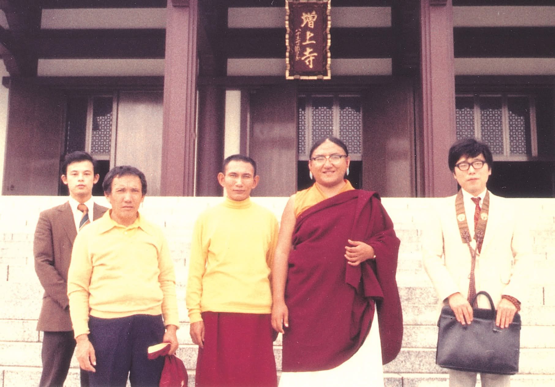 要當一位教派傳承法王，真不簡單！─由，薩迦第42任薩迦法王長壽祈福法會，細數傳奇