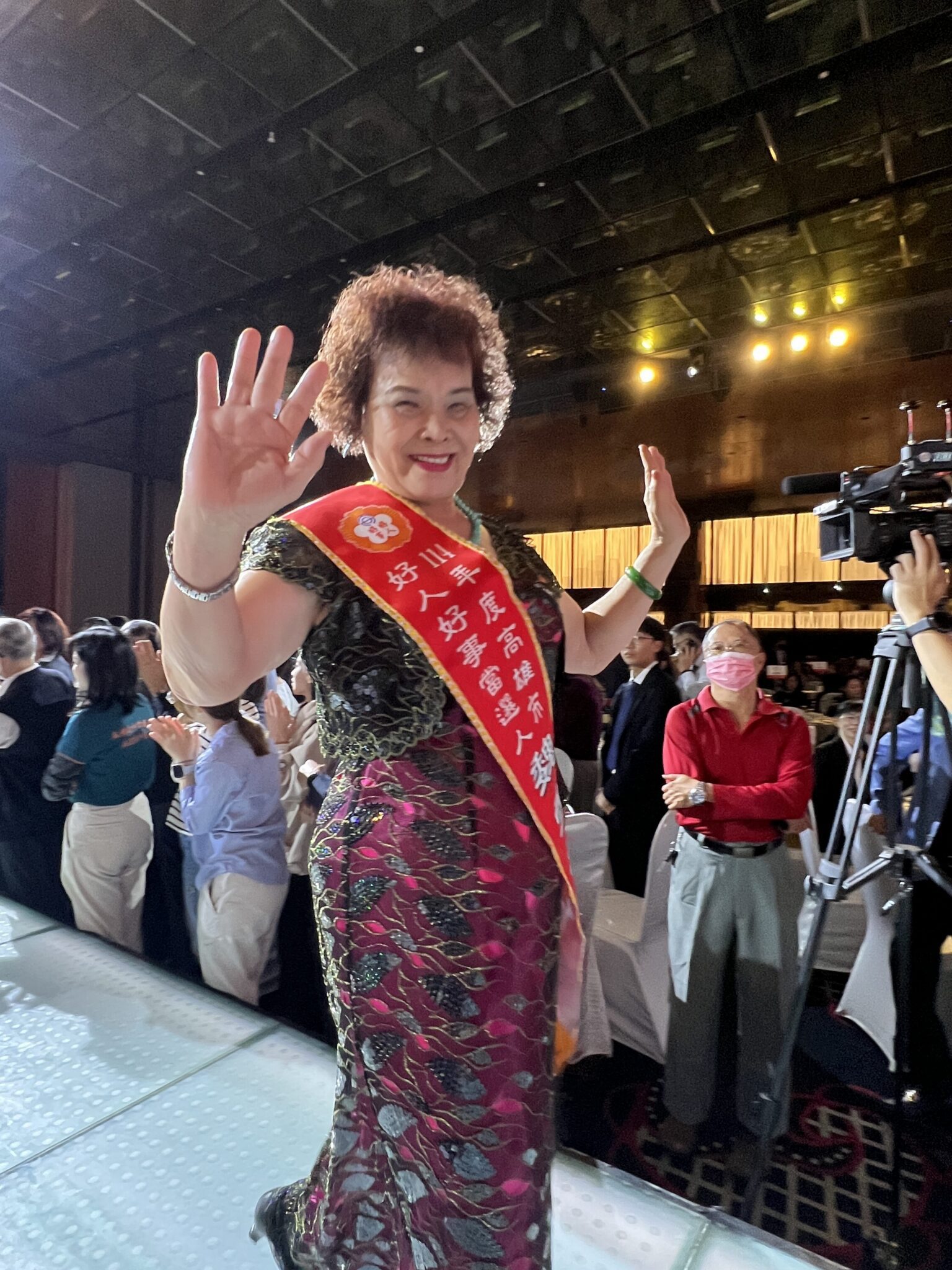 114年高雄市好人好事代表表揚大會 27位善行楷模齊聚 善的力量照亮高雄 114年高雄市好人好事代表表揚大會 27位善行楷模齊聚 善的力量照亮高雄