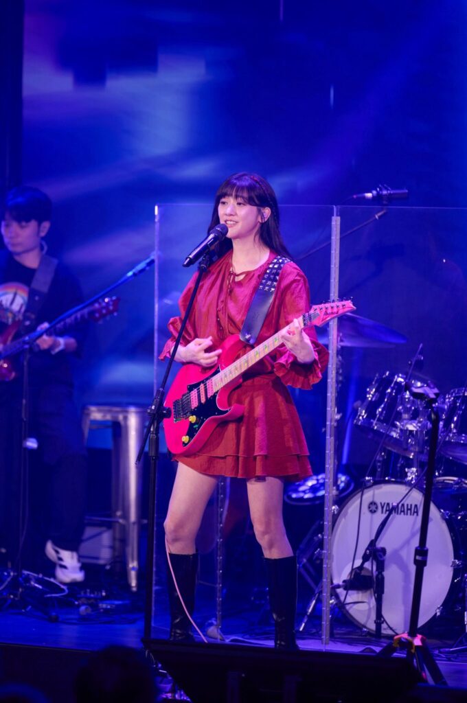 音樂精靈林逸欣生日開唱 輪番請出3位嘉賓鋼琴 小提琴和電吉他一同飆演