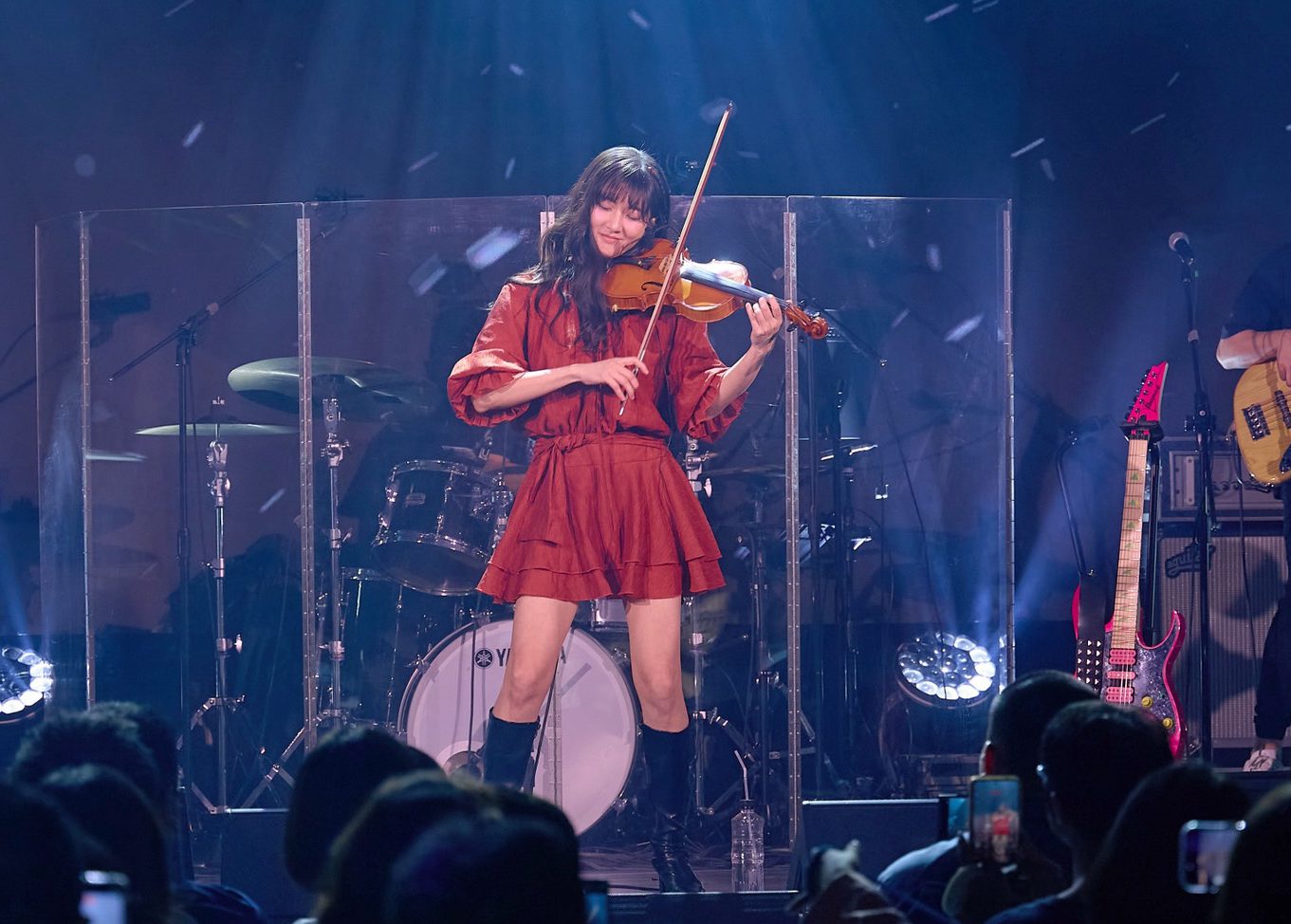 音樂精靈林逸欣生日開唱 輪番請出3位嘉賓鋼琴 小提琴和電吉他一同飆演