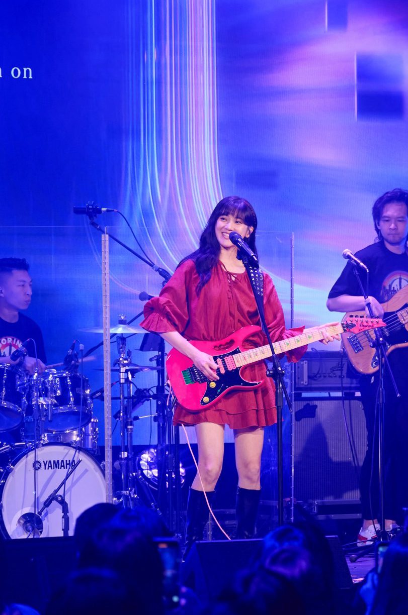 音樂精靈林逸欣生日開唱 輪番請出3位嘉賓鋼琴 小提琴和電吉他一同飆演