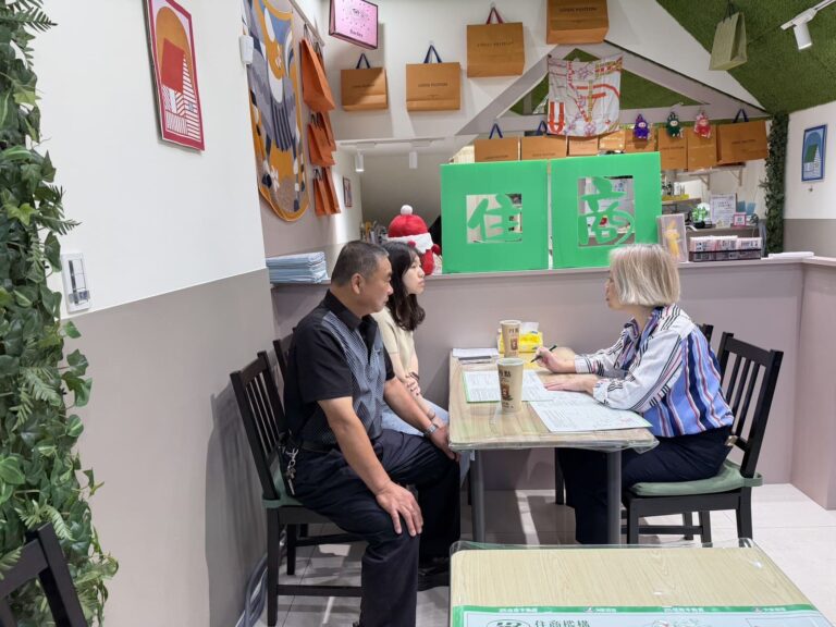 房仲企業邱惠丹熱心公益 天冷送暖捐物資給弱勢團體