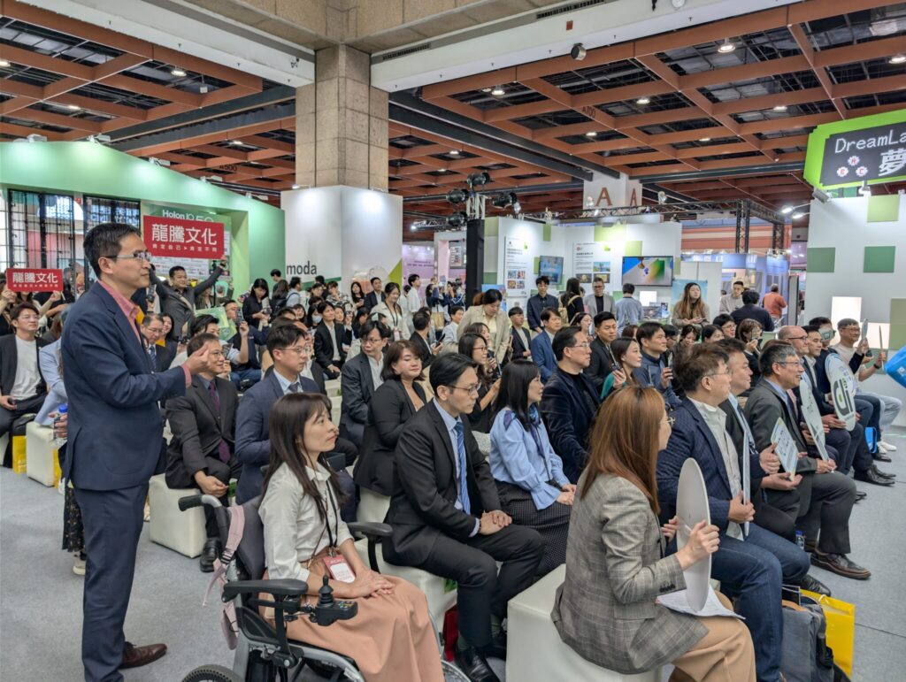 全球加速數位轉型　AI新創易晨智能　獲獎常勝軍