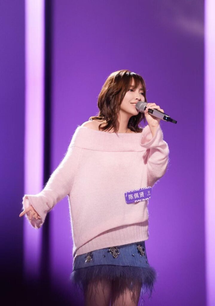 六年 OST 女神全面爆發!陳佩賢唱〈踮起腳尖愛〉熱搜炸裂、全場起立 28 S 200507532 0 719x1024 1