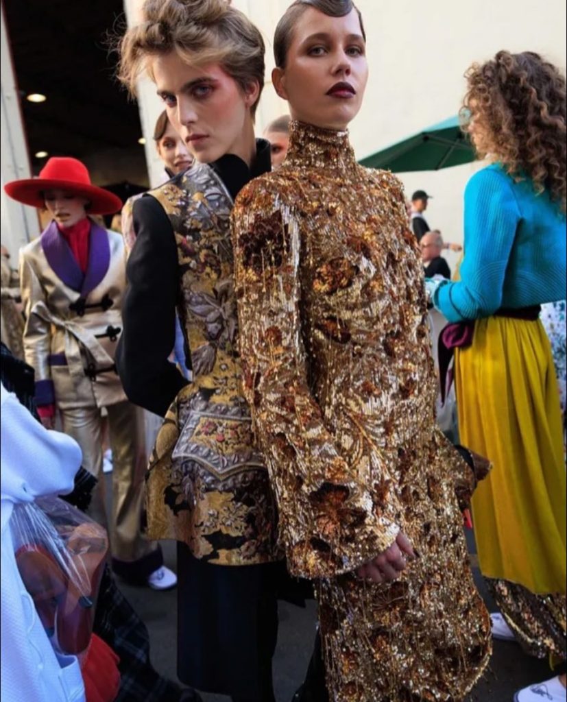 《時尚與電影》 每一件衣裳都是一場戲。 《時尚與電影》 每一件衣裳都是一場戲。