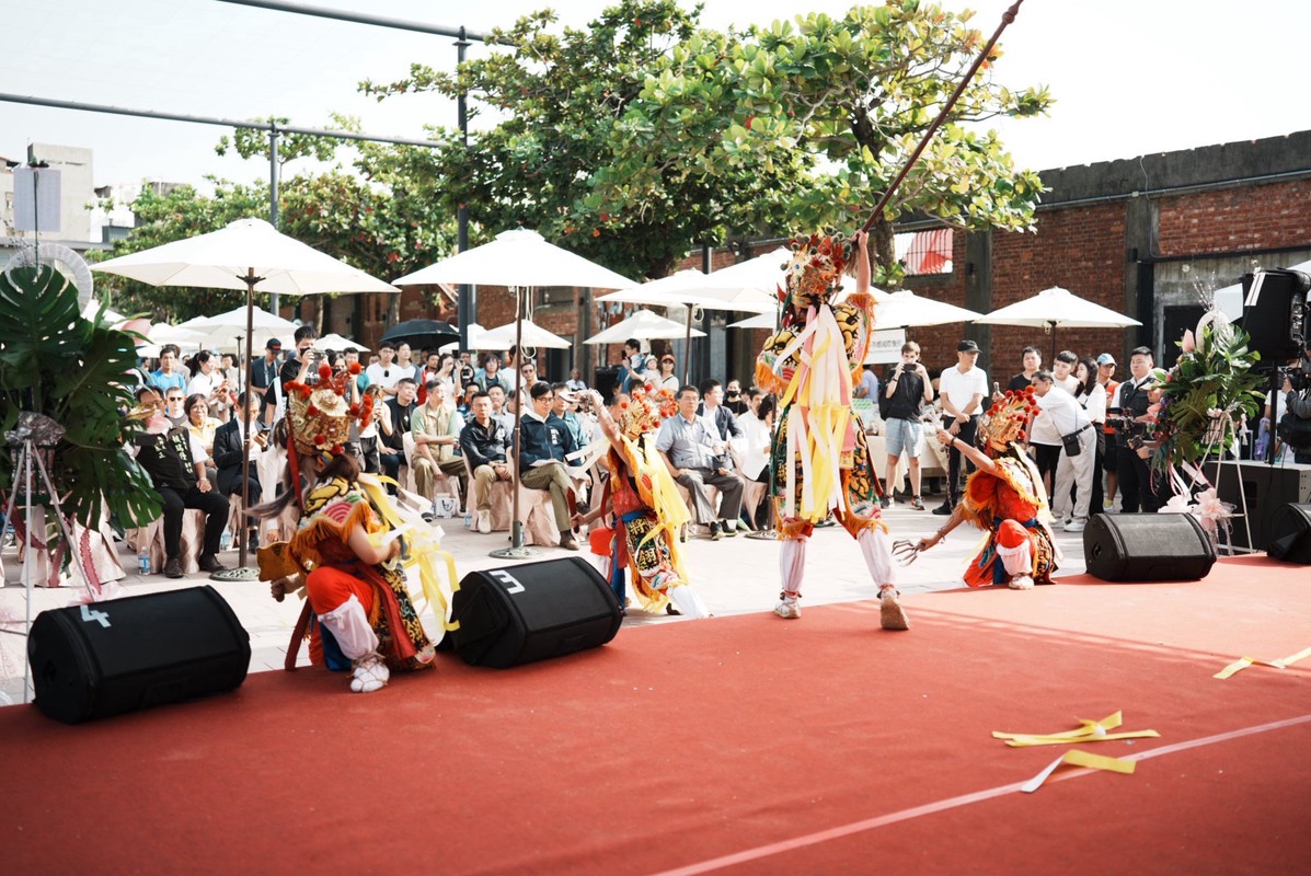 「與茶為伴、與香共守」2025高雄山茶評鑑成果展駁二特區盛大登場一起走文藝伴茶香 「與茶為伴、與香共守」2025高雄山茶評鑑成果展駁二特區盛大登場一起走文藝伴茶香