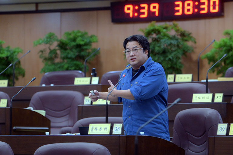 教師荒加劇長照量能受考驗　楊家俍議員要求市府加速整合