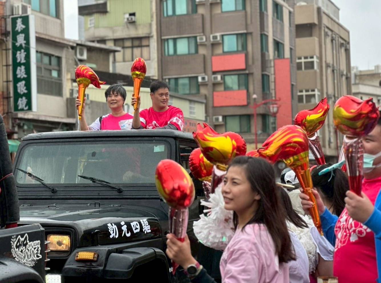 第15屆全國心智障礙者親子運動大會的聖火儀式，在竹蓮寺點燃希望火種。（圖/記者黃溎芬翻攝）