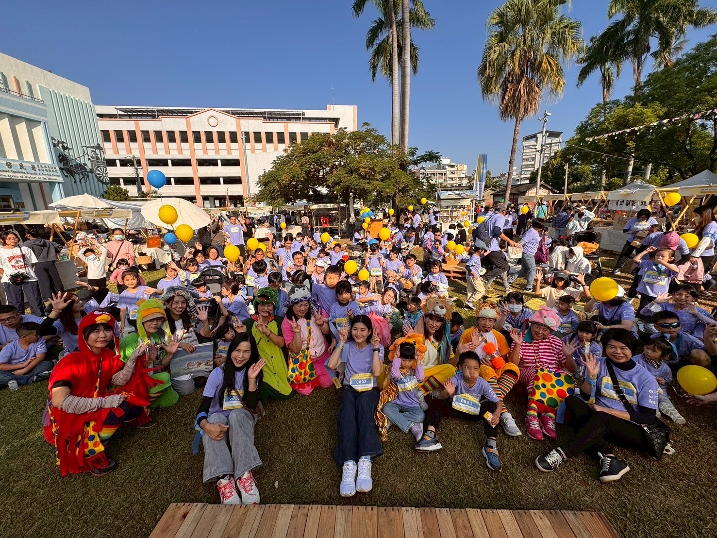 雲林直接把路跑變成閱讀節!351個閱讀光點一次炸出文化爆發 雲林蒲公英兒童劇團帶來精彩演出,與現場小朋友熱情互動,將閱讀的樂趣與重要性繼續傳遞給下一個世代。(圖/沐木品牌整合行銷提供)