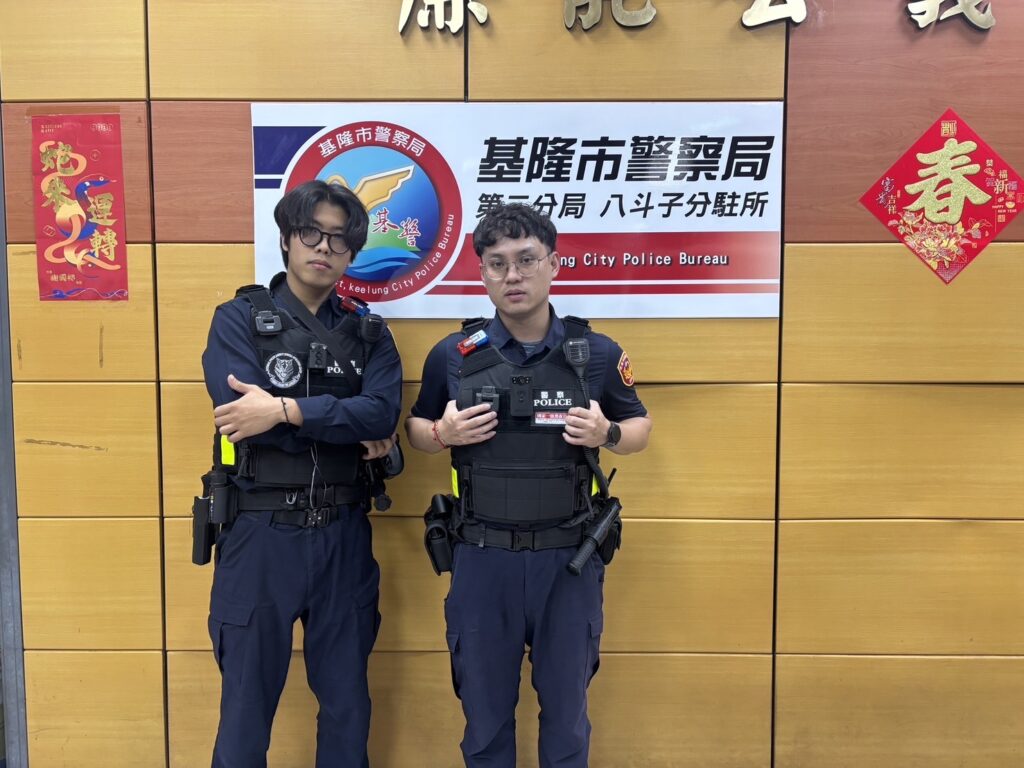 金融卡遭 ATM 吞卡！基二警協助成功取回