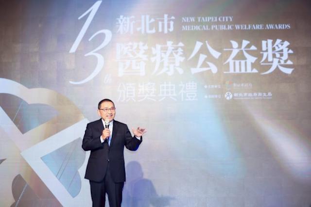 侯友宜出席表揚一群專業優秀、而且心中有愛的醫療工作者。（圖/新北市衛生局提供）