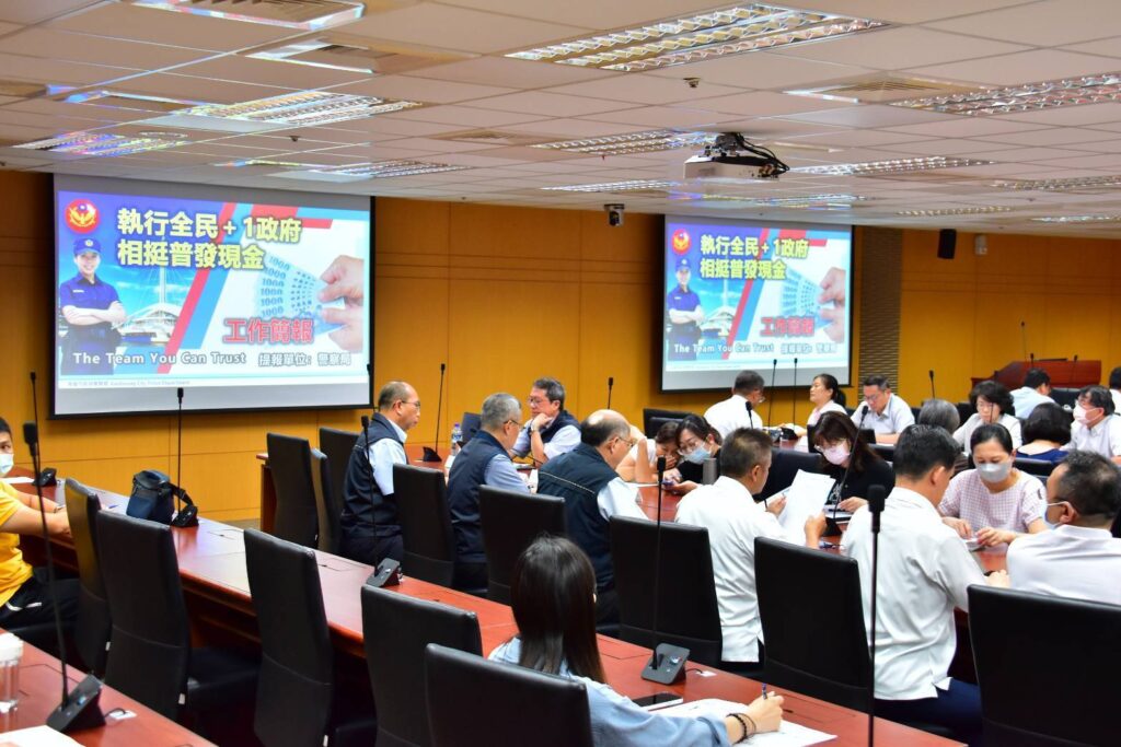 1萬元來了詐團也來!高市警局三箭齊發築起全民防詐堡壘 1萬元來了詐團也來!高市警局三箭齊發築起全民防詐堡壘