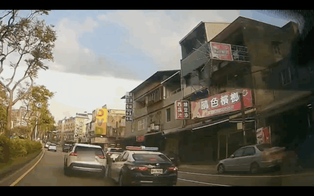 毒駕女拒檢狂逃衝撞警車 桃警連開8槍擊破輪胎強勢逮人 毒駕女拒檢狂逃衝撞警車 桃警連開8槍擊破輪胎強勢逮人