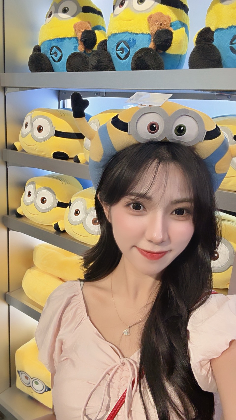 螢幕前的溫度 三個女孩用真心點亮直播新時代