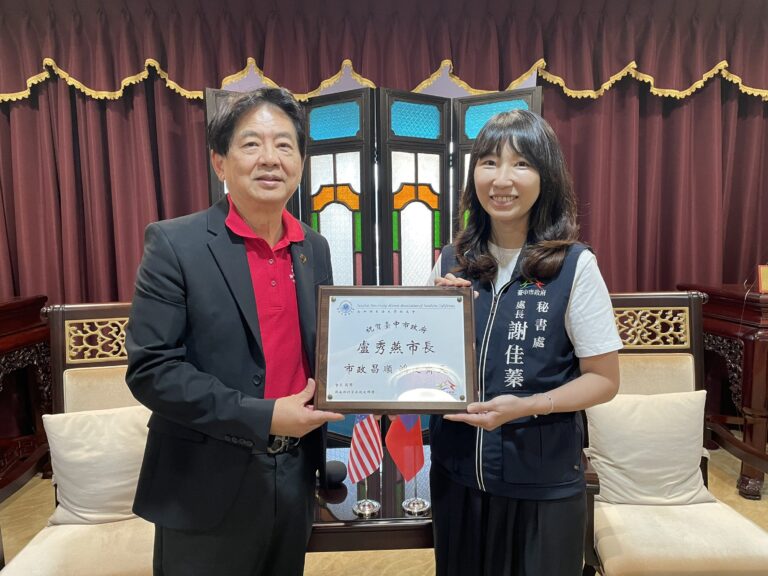 美國南加州東海大學校友會拜會中市府　秘書處謝處長熱情歡迎僑胞回家