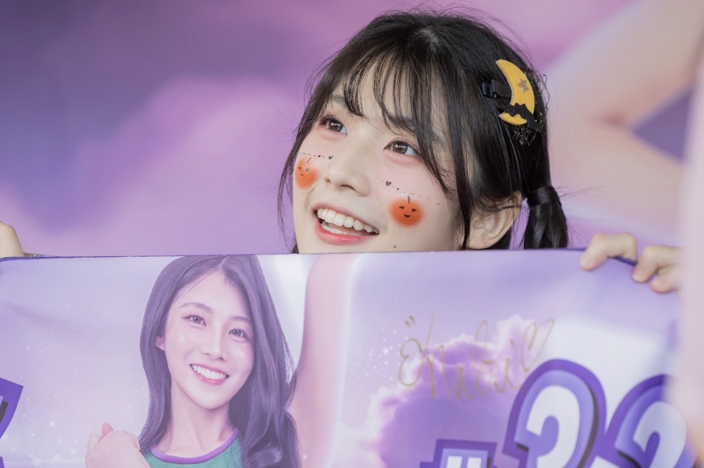 當夢想轉彎、依然前進——小魔女娜比的青春進行式 34 %E4%B8%8B%E5%8D%884.35 2025 12 22%E7%9A%84%E5%BD%B1%E5%83%8F