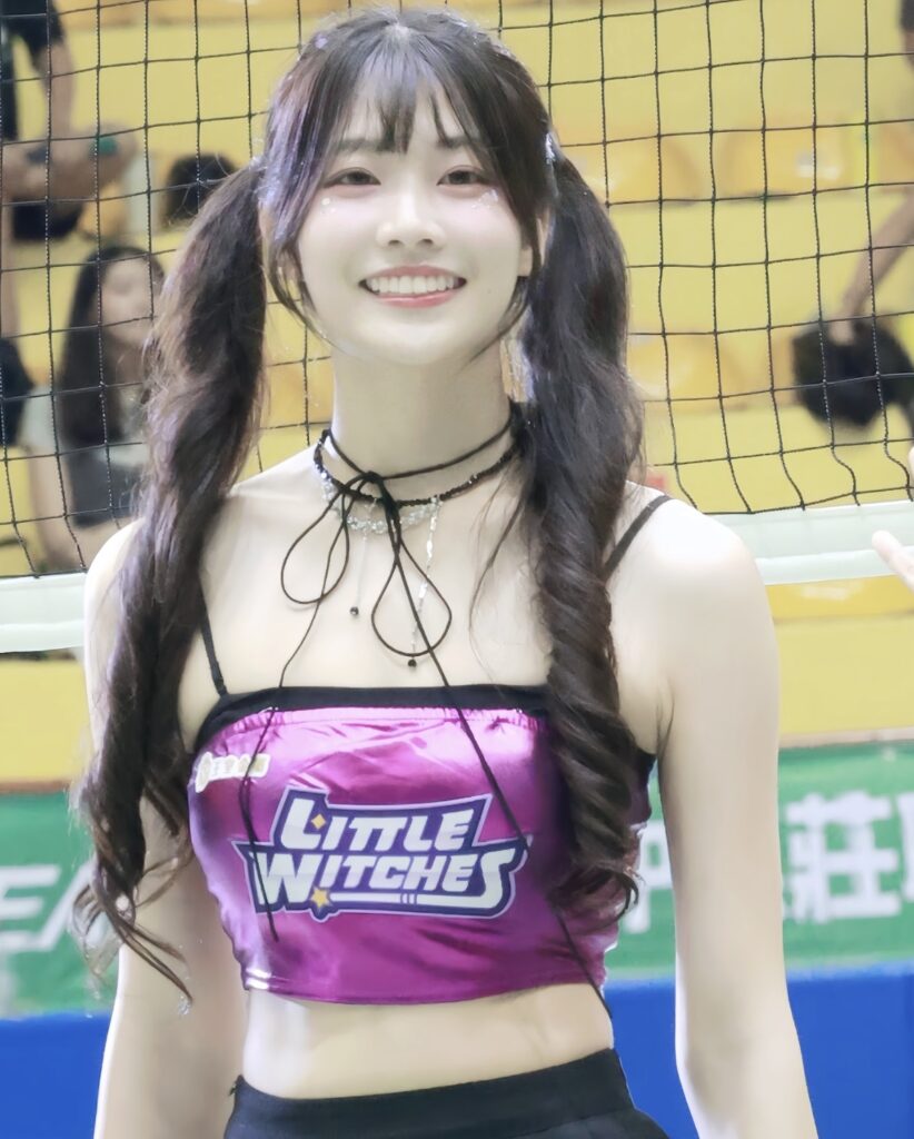 當夢想轉彎、依然前進——小魔女娜比的青春進行式 36 %E4%B8%8B%E5%8D%884.36 2025 12 22%E7%9A%84%E5%BD%B1%E5%83%8F