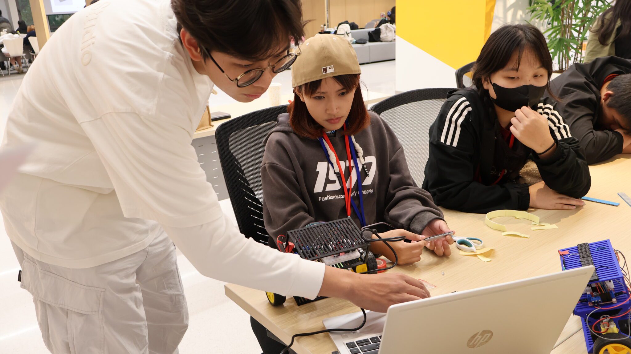 達發科普學堂邁第三屆 攜手東華、台大前進花蓮 助偏鄉學子探索科技 達發科普學堂邁第三屆 攜手東華、台大前進花蓮 助偏鄉學子探索科技