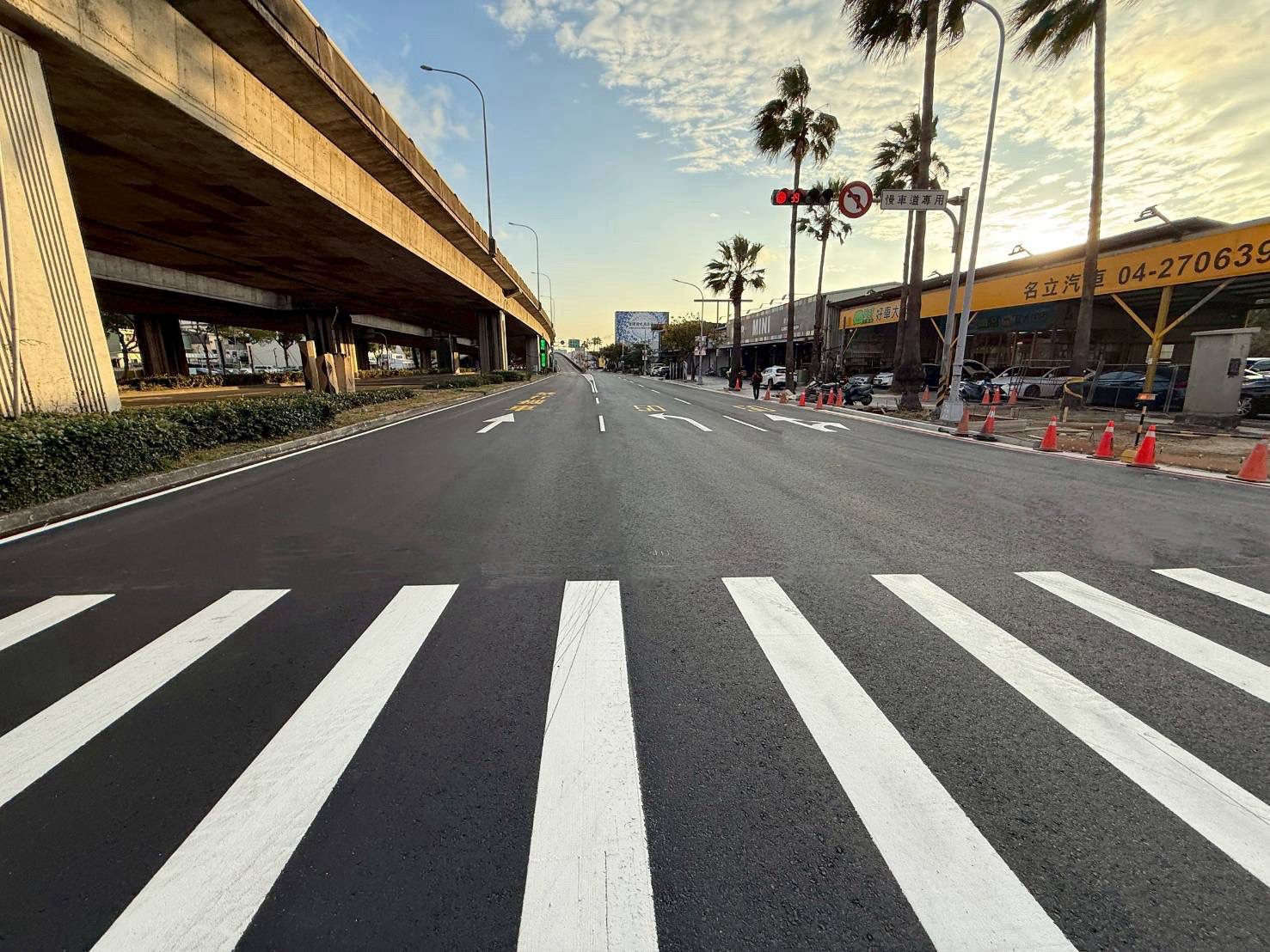 配合年末大型活動交通需求 中市完成環中路南向道路燙平 配合年末大型活動交通需求 中市完成環中路南向道路燙平