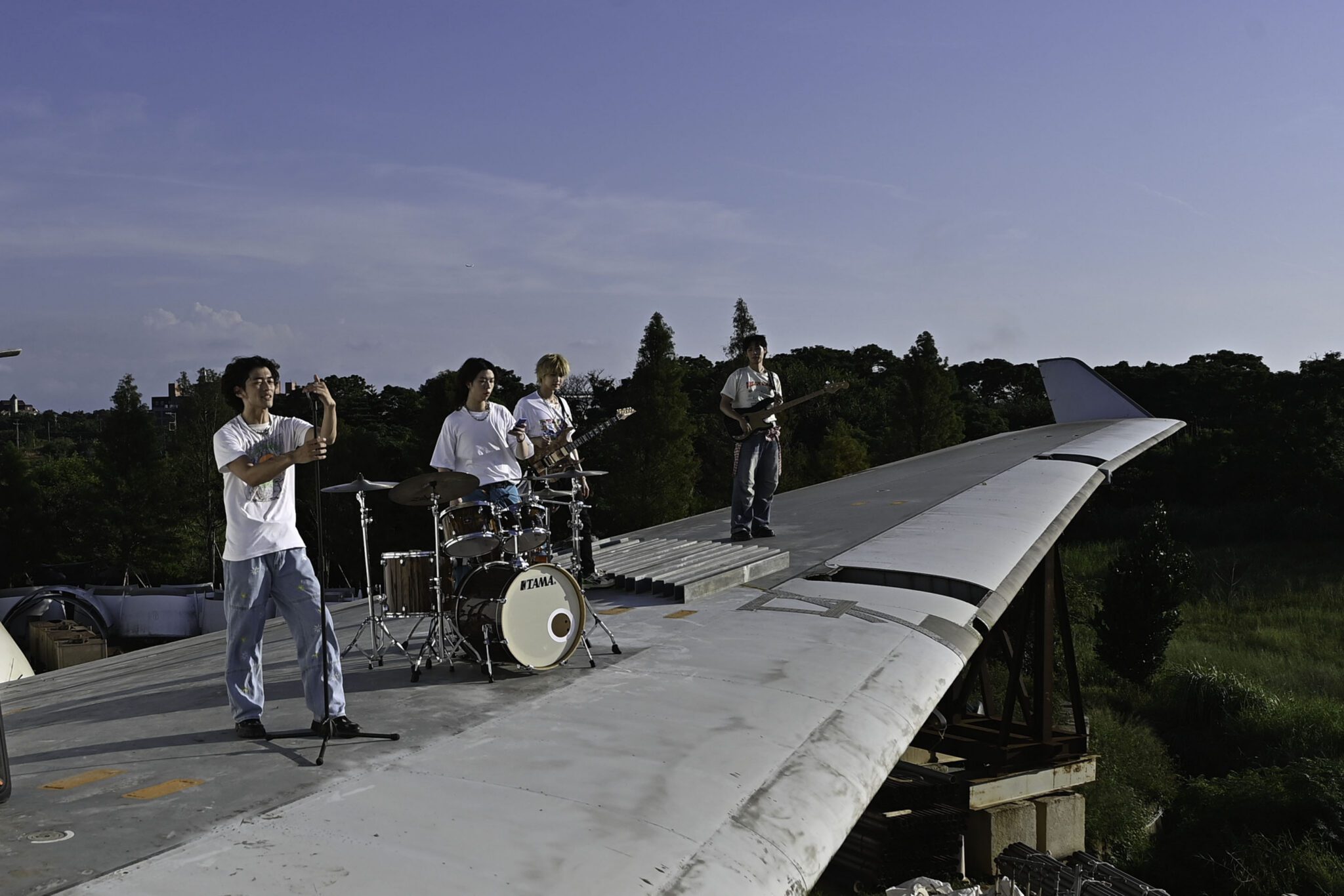 帕拉斯 PALLAS 出道首支 MV 數十億場景+巨無霸客機實拍 就玩這麼大 帕拉斯 PALLAS 出道首支 MV 數十億場景+巨無霸客機實拍 就玩這麼大