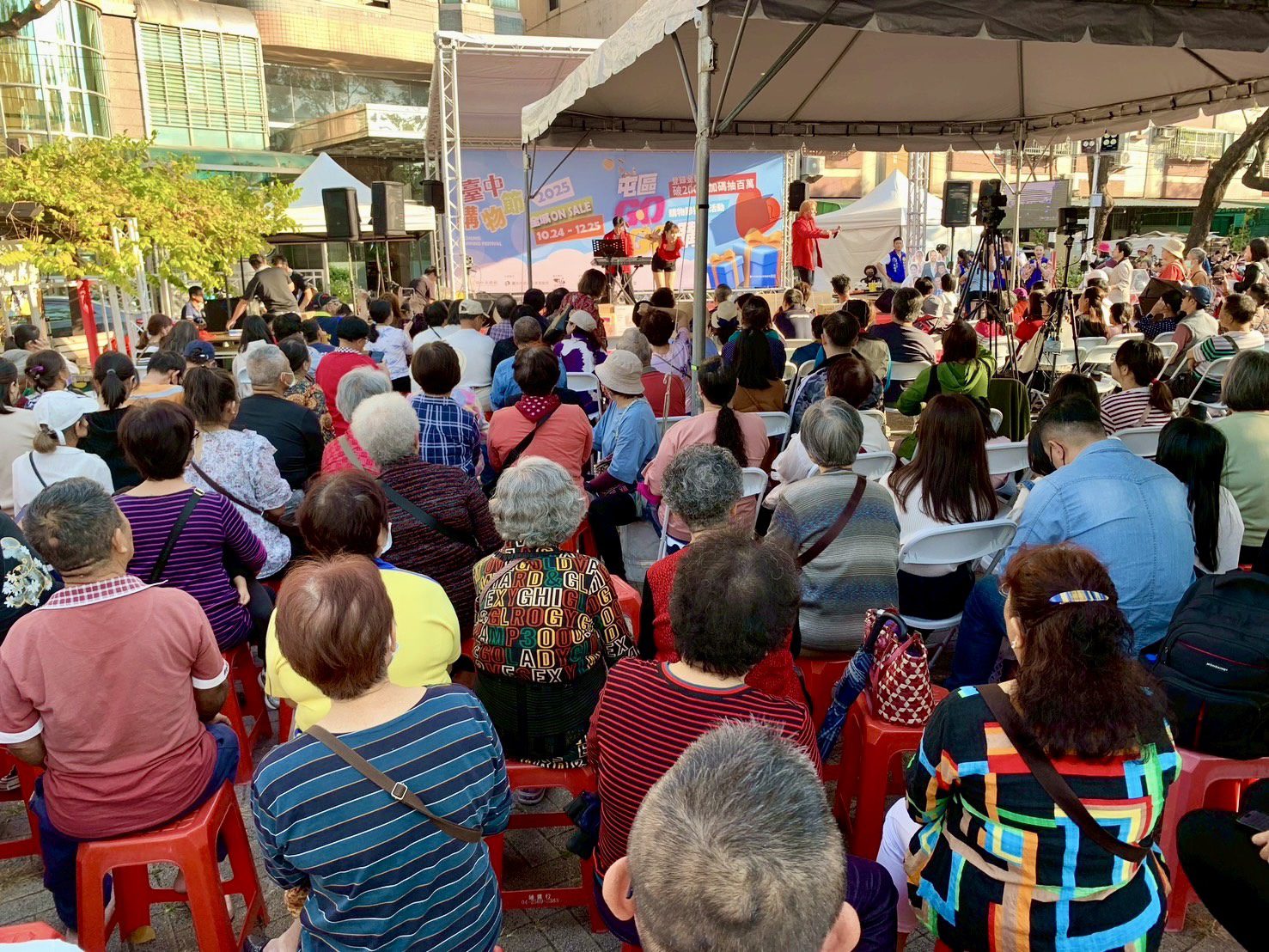 台中購物節登錄金額200億里程碑達成 第4個百萬現金幸運兒出爐! 台中購物節登錄金額200億里程碑達成 第4個百萬現金幸運兒出爐!