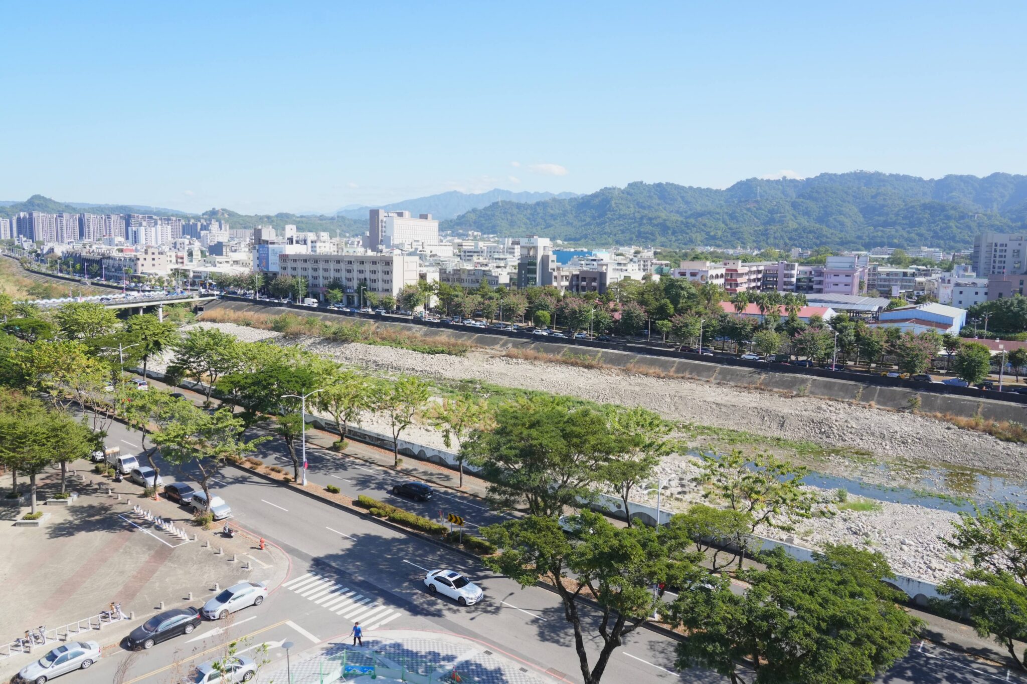 新建築領航、舊廳舍重生! 太平區聯合行政中心115年啟用 中市民政局引領城市服務再升級 新建築領航、舊廳舍重生! 太平區聯合行政中心115年啟用 中市民政局引領城市服務再升級