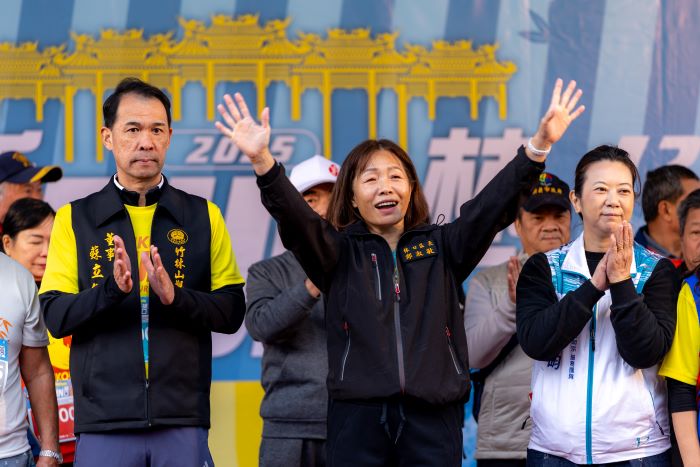 打造全家歡樂盛會 祈福RUN林口 4千人熱烈響應 9 《圖說》鄭淑敏區長感謝大家熱情支持林口路跑活動。〈林口區公公所提供〉