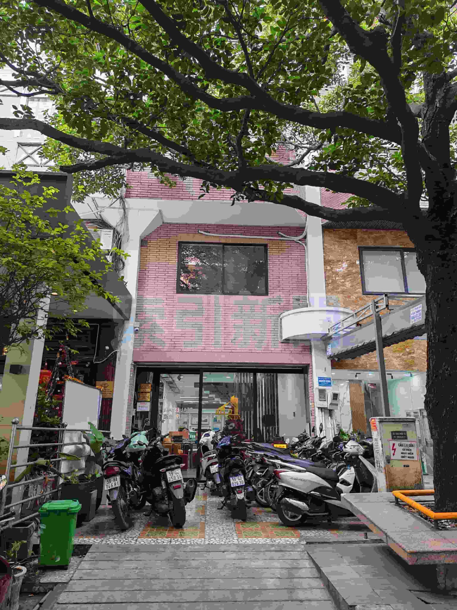 東協商會深耕越南 胡志明市啟用新據點 東協商會胡志明市第11區辦事處正式啟用,建築採現代紅磚風格,位於交通便利的戰略位置。(圖/東協商會拍攝)