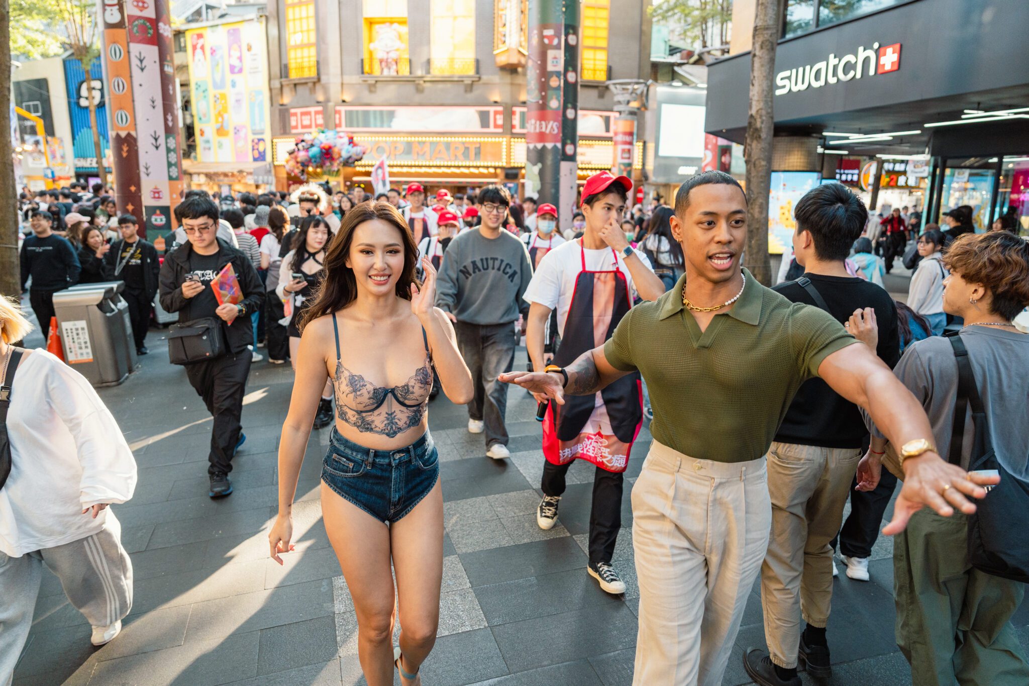 薔薔 張婷婷西門町正面開火《決戰性感之癲》 薔薔 張婷婷西門町正面開火《決戰性感之癲》