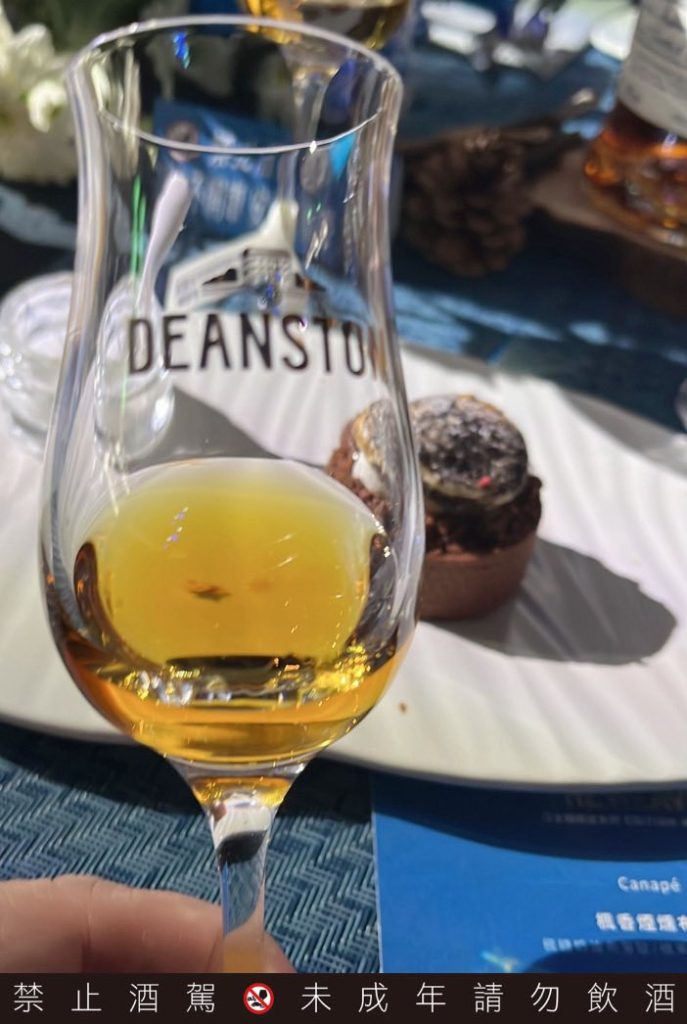 《誰把棉線織成時間的酒》 喝了這杯,再走? 《誰把棉線織成時間的酒》 喝了這杯,再走?