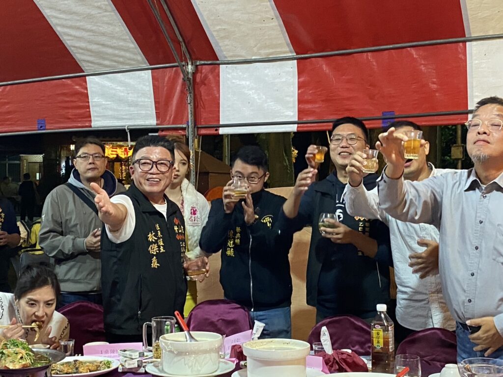 【艋舺青山宮170週年】三天暗訪遶境活動首日人潮鑽動超盛大!爐主林傑森席開50桌敬謝靈安尊王 【艋舺青山宮170週年】三天暗訪遶境活動首日人潮鑽動超盛大!爐主林傑森席開50桌敬謝靈安尊王