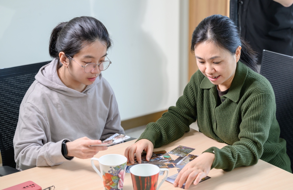 用愛與溫柔陪伴孩子自立:高靜女士28年的堅毅之路 7 02%E9%AB%98%E9%9D%9C%E5%A5%B3%E5%A3%AB%E5%9D%A6%E8%A8%80%EF%BC%8C%E6%95%8F%E7%B4%94%E5%88%9D%E5%85%A5%E8%81%B7%E5%A0%B4%E6%99%82%EF%BC%8C%E5%A5%B9%E5%85%A7%E5%BF%83%E6%9B%BE%E6%9C%89%E8%A8%B1%E5%A4%9A%E6%93%94%E6%86%82