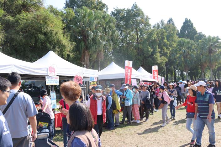 2025 雲林滷肉飯節熱鬧登場 爭霸戰冠軍出爐 千人共享雲林好味 雲林滷肉飯節吸引全國各地民眾湧入,共享雲林好味