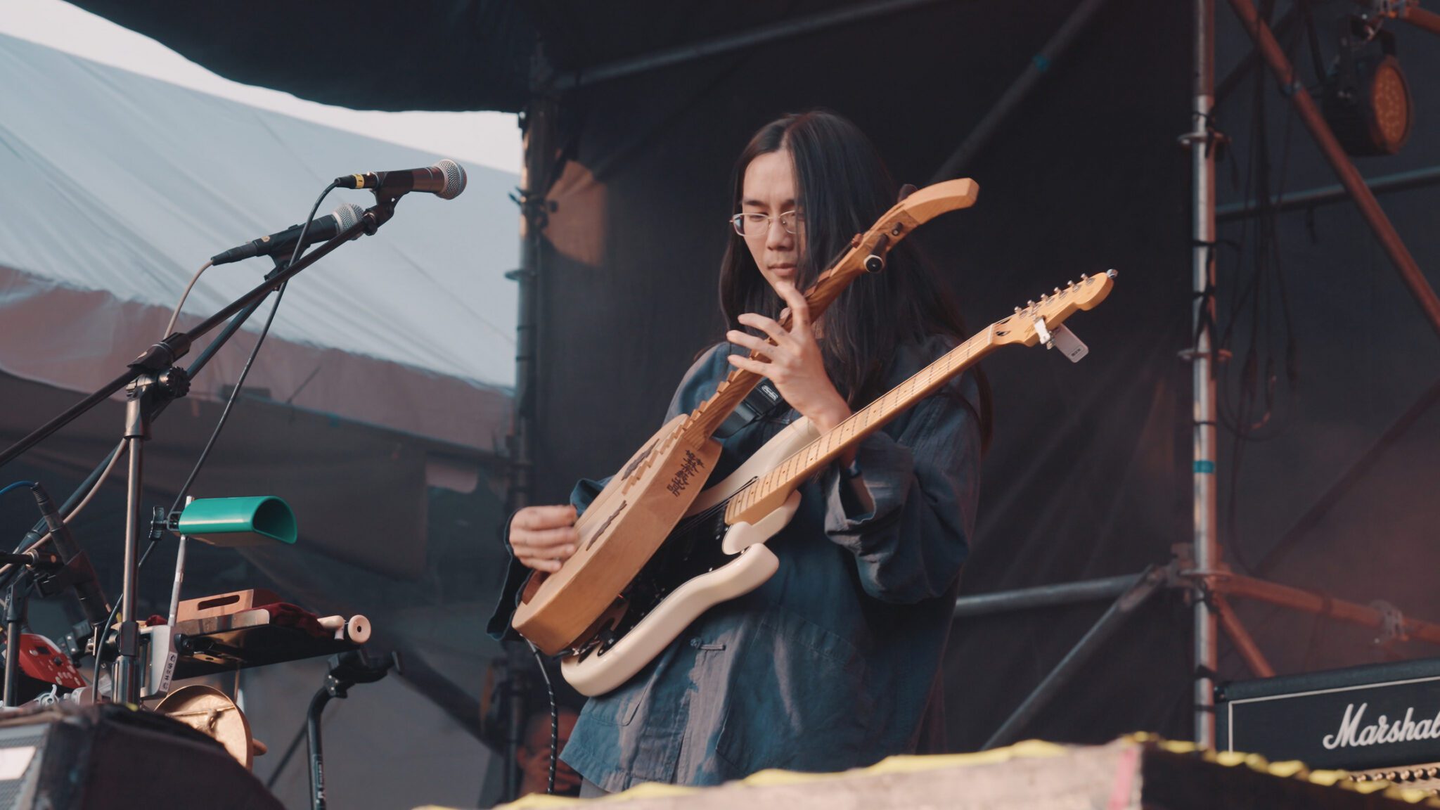 百合花樂團創作混血音樂實驗 以台語為核心 融合搖滾 藍調 雷鬼 放克並撞擊北管 南管 唸歌等傳統聲音 百合花樂團創作混血音樂實驗 以台語為核心 融合搖滾 藍調 雷鬼 放克並撞擊北管 南管 唸歌等傳統聲音