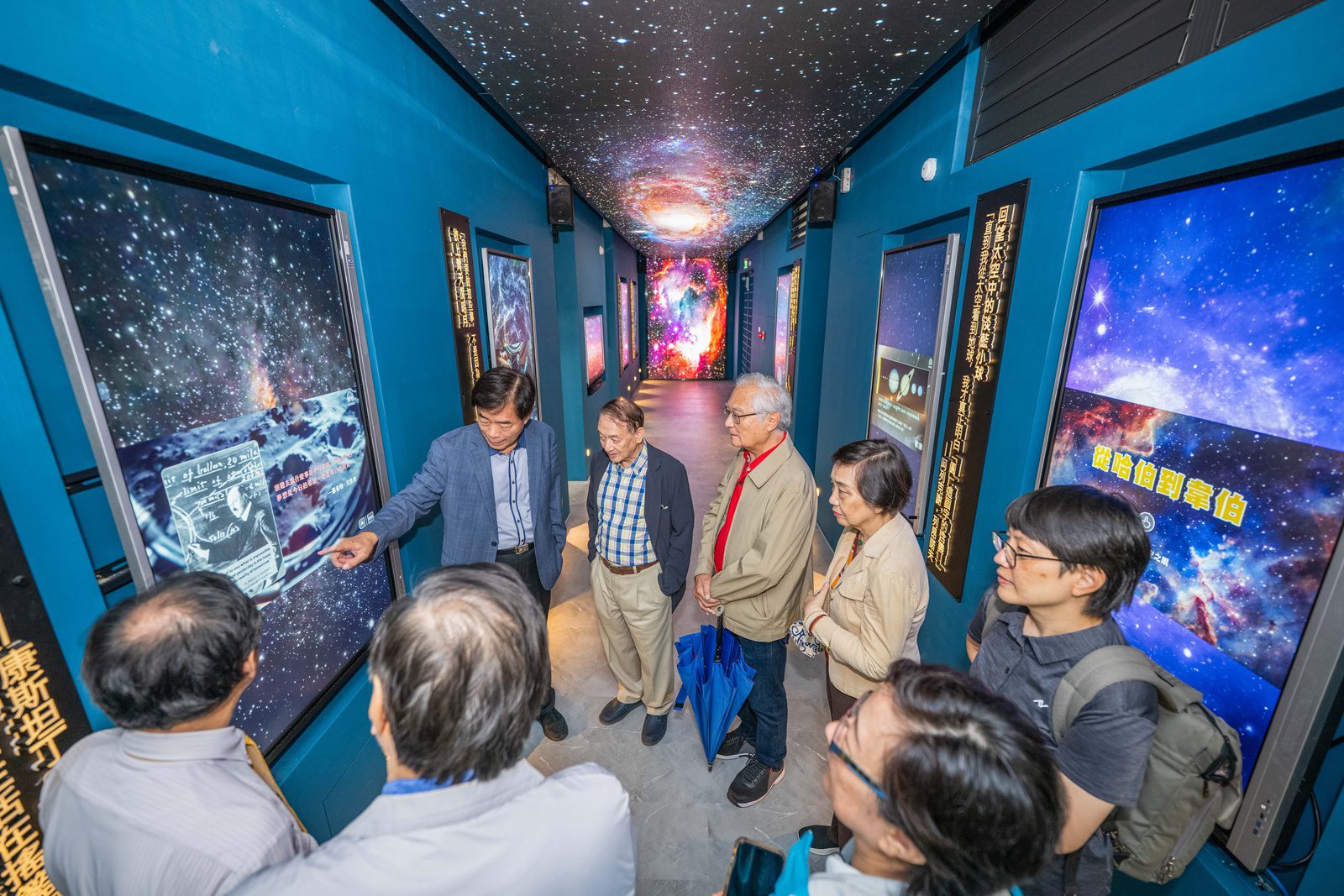 中原大學理學院啟用「星空走廊」 打造沉浸式太空與天文學習場域 中原大學理學院啟用「星空走廊」 打造沉浸式太空與天文學習場域