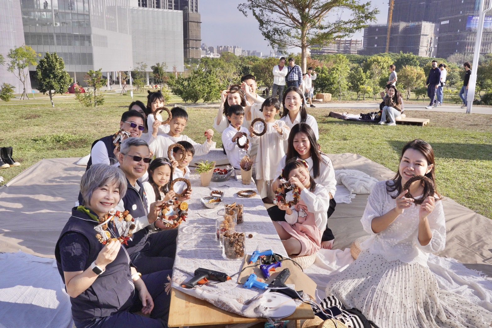 喝咖啡、看夕陽一次滿足! 盧市長打造中央公園新亮點 Funkyland成社群打卡熱點 喝咖啡、看夕陽一次滿足! 盧市長打造中央公園新亮點 Funkyland成社群打卡熱點