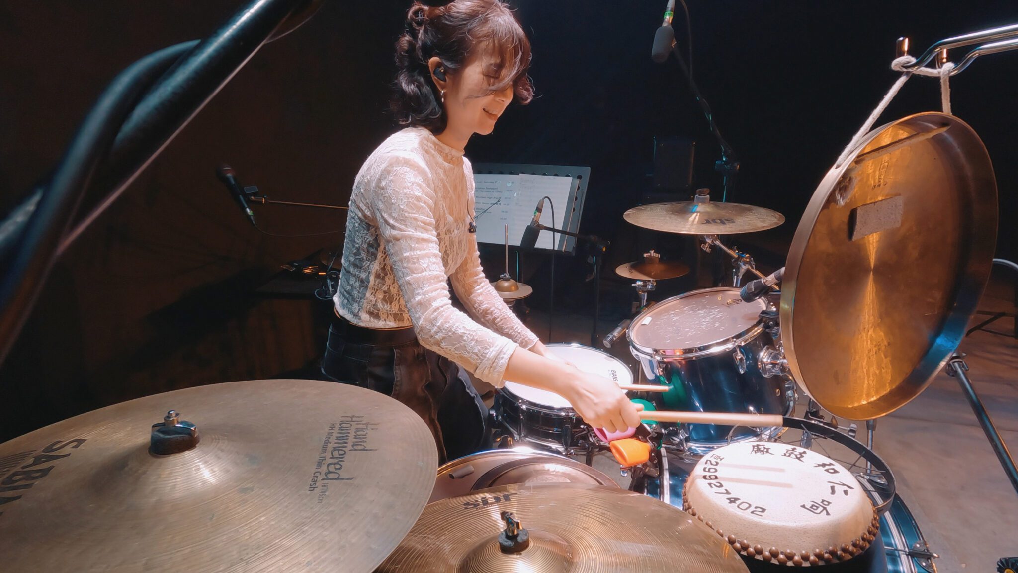 百合花樂團創作混血音樂實驗 以台語為核心 融合搖滾 藍調 雷鬼 放克並撞擊北管 南管 唸歌等傳統聲音 百合花樂團創作混血音樂實驗 以台語為核心 融合搖滾 藍調 雷鬼 放克並撞擊北管 南管 唸歌等傳統聲音